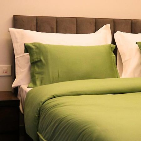 Fuji Ryokan Corporate Stays คูร์เคาน์ ภายนอก รูปภาพ