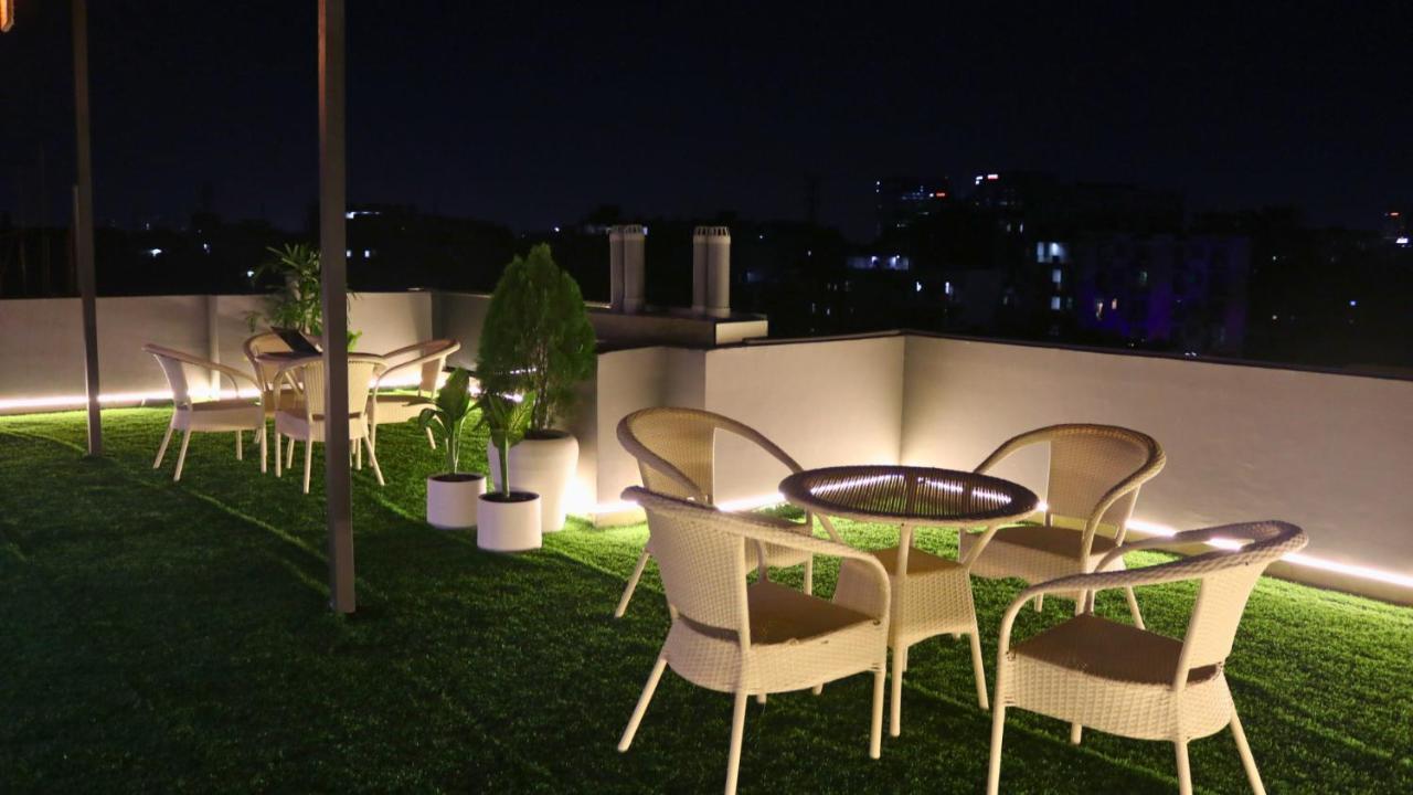 Fuji Ryokan Corporate Stays คูร์เคาน์ ภายนอก รูปภาพ
