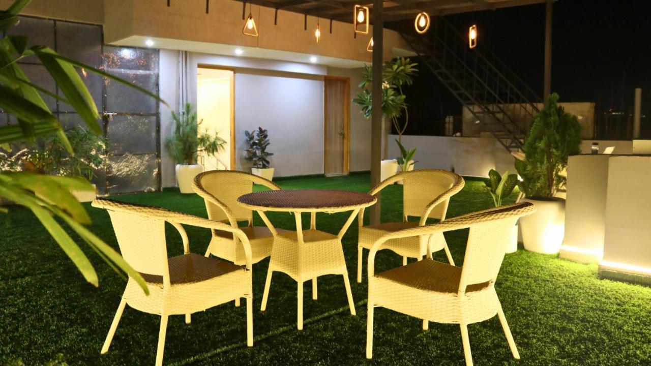 Fuji Ryokan Corporate Stays คูร์เคาน์ ภายนอก รูปภาพ